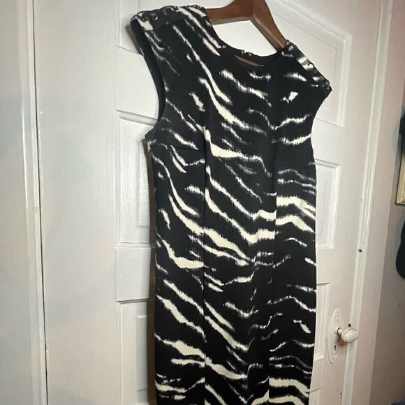 Michael Kors Faux Leather Lace Shoulder Animal Print Full Lined Sleeveless - Picture 3 of 9